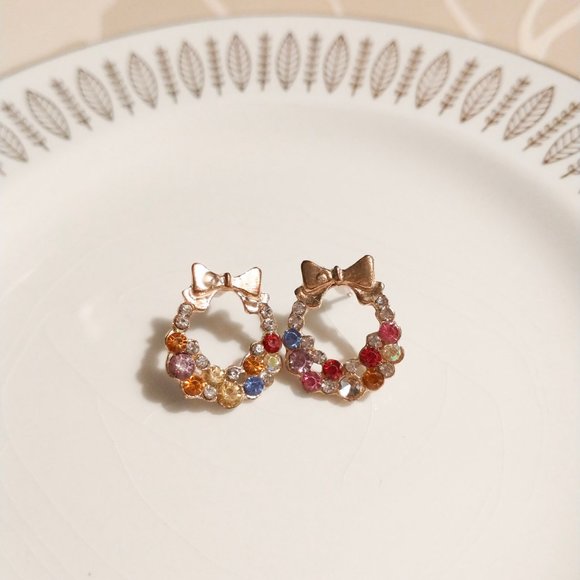 Pre-Loved Super Cute Bow rhinestone earrings - Picture 2 of 3